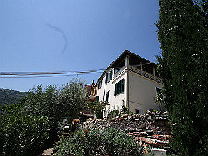 Villa with sea view and garden