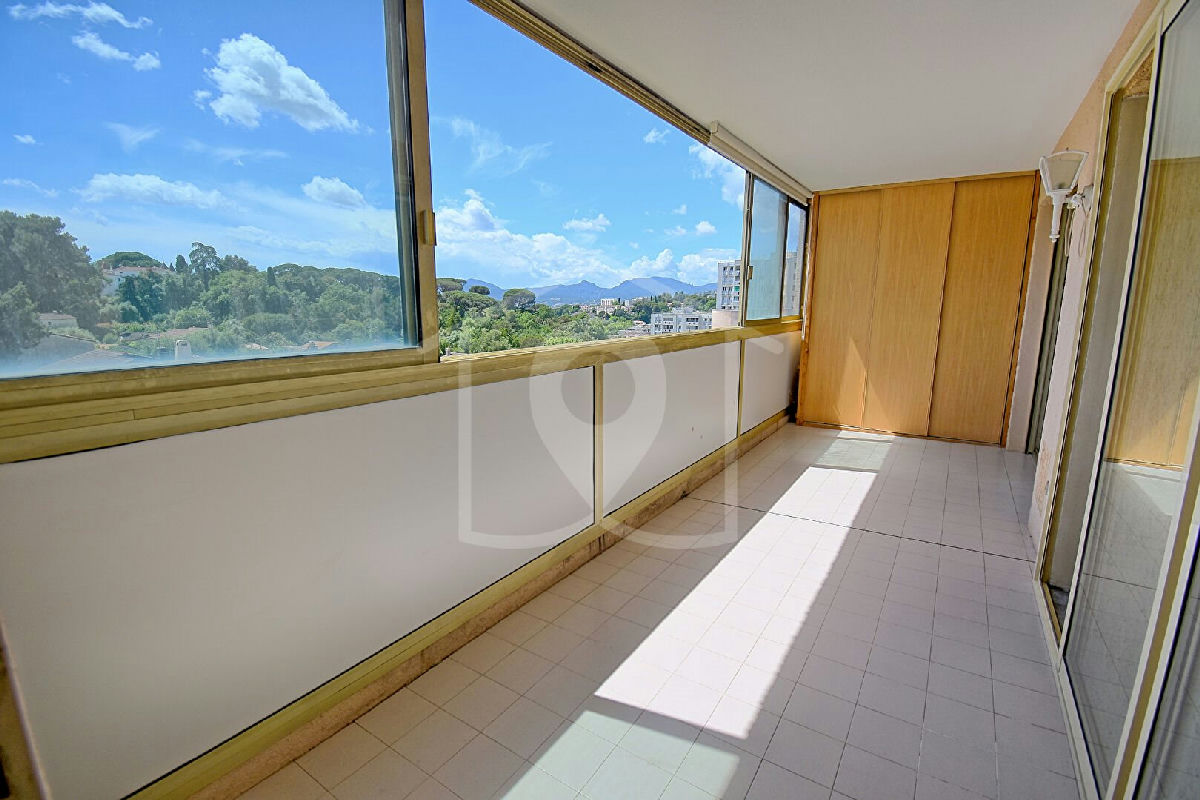 3-room Apartment, Top Floor - Quiet - No Overlook - Garage - 1