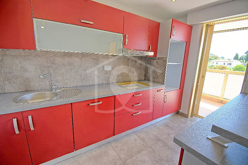 3-room Apartment, Top Floor - Quiet - No Overlook - Garage - 5