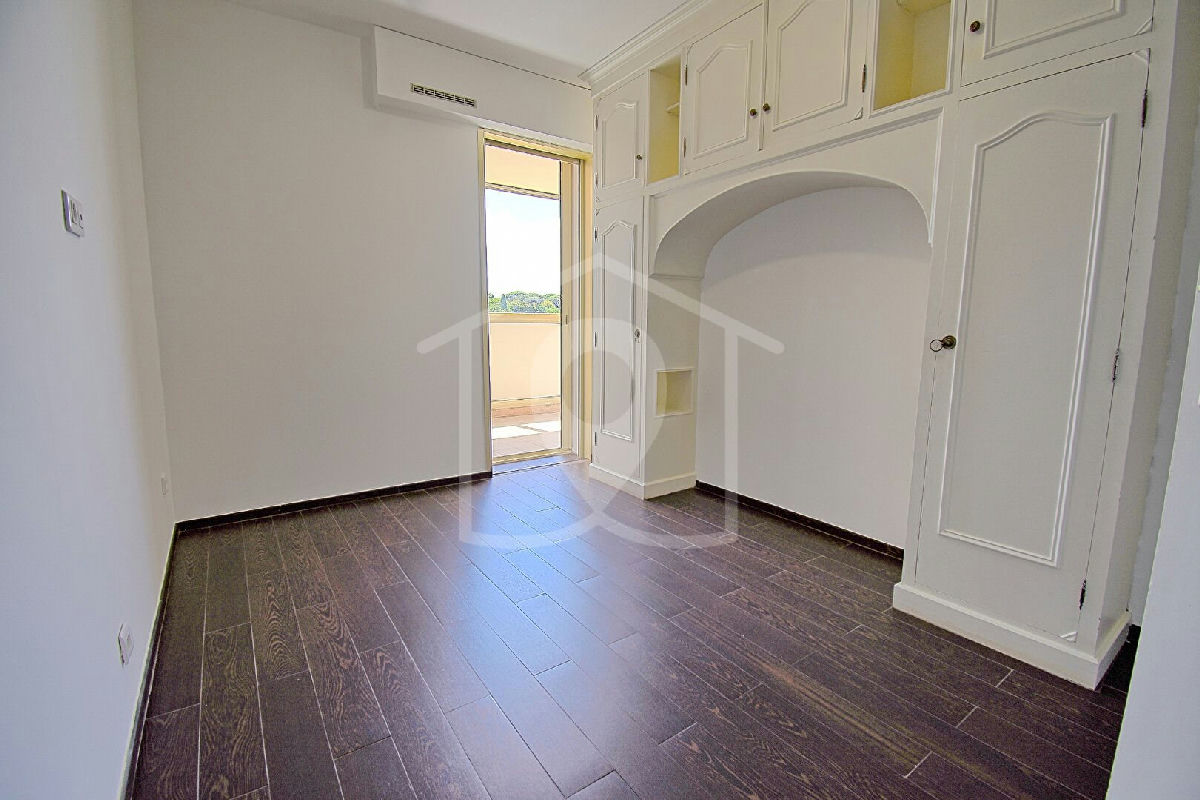 3-room Apartment, Top Floor - Quiet - No Overlook - Garage - 9