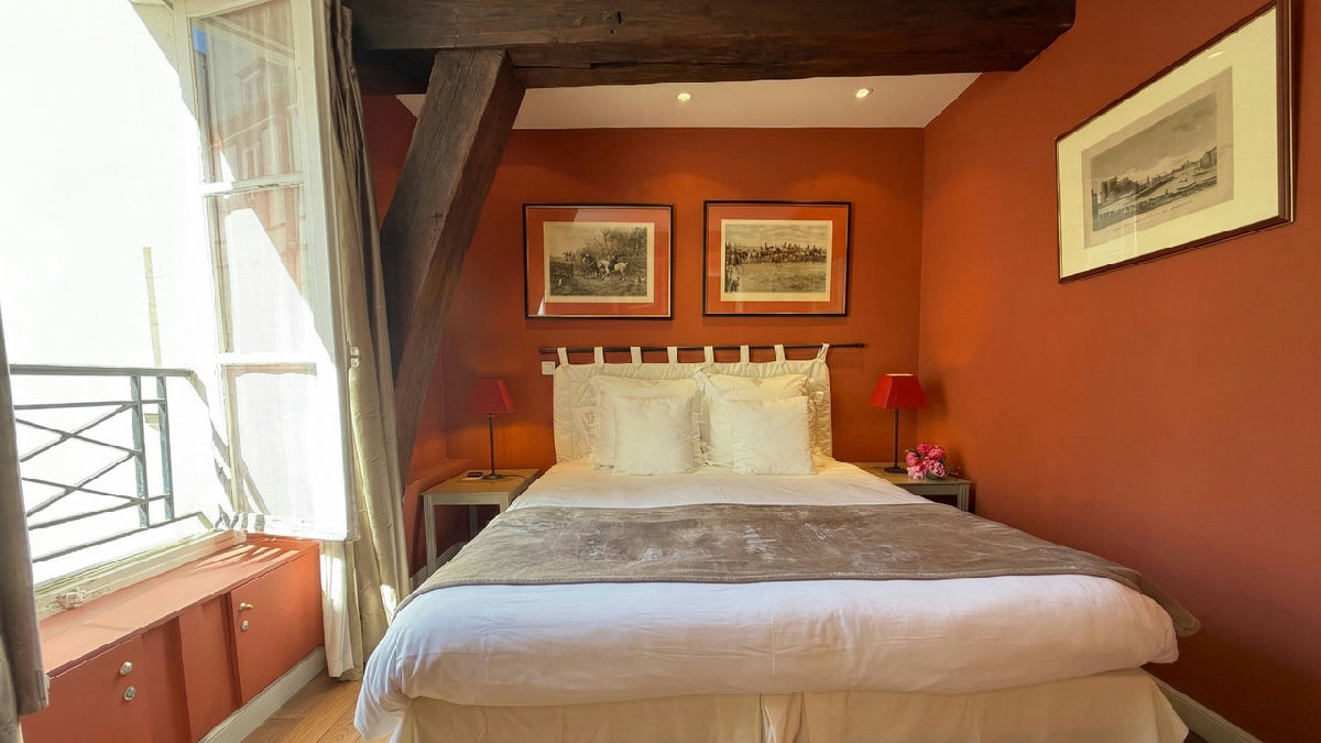 Village Saint Paul, Le Marais 4th. Character One bedroom apartment, 65 sqm Carrez, Quiet location, 2nd floor - 8