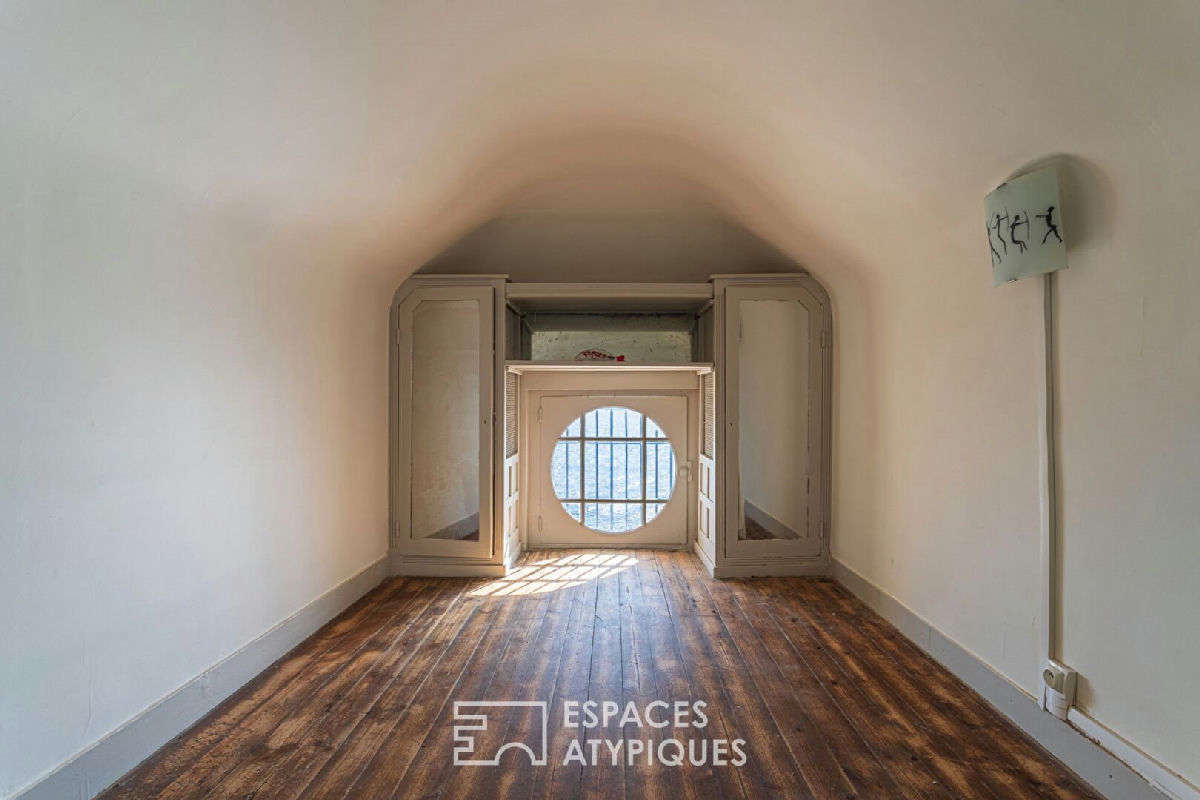 1930s villa, balcony overlooking the sea with direct access to a secluded cove - 18