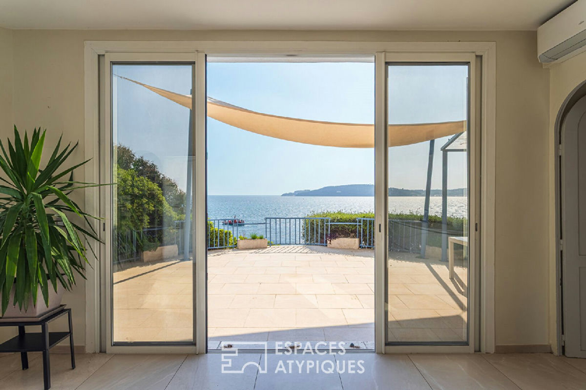 1930s villa, balcony overlooking the sea with direct access to a secluded cove - 8