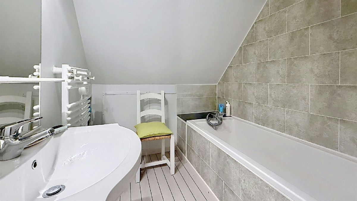 Low-Energy detached house with a large garage, set on 3,900 m² in Cléty, 13 km from Saint-Omer - 11
