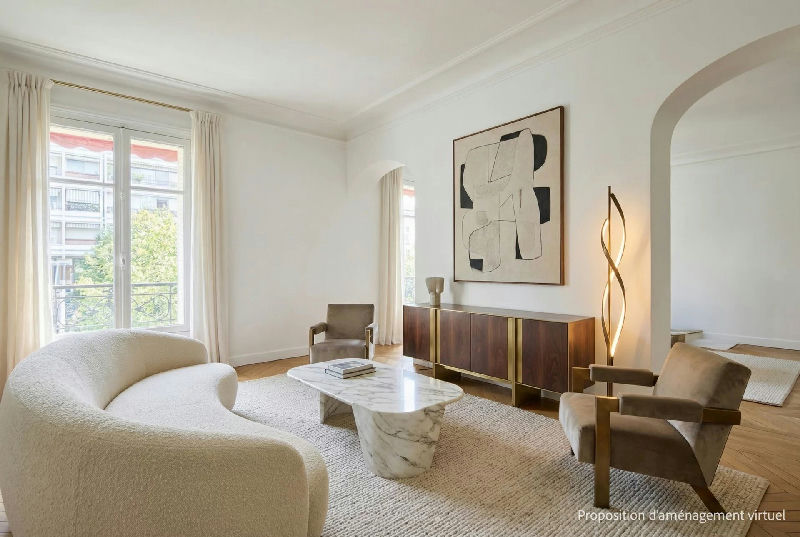 Boulevard Suchet: A beautiful apartment to renovate
