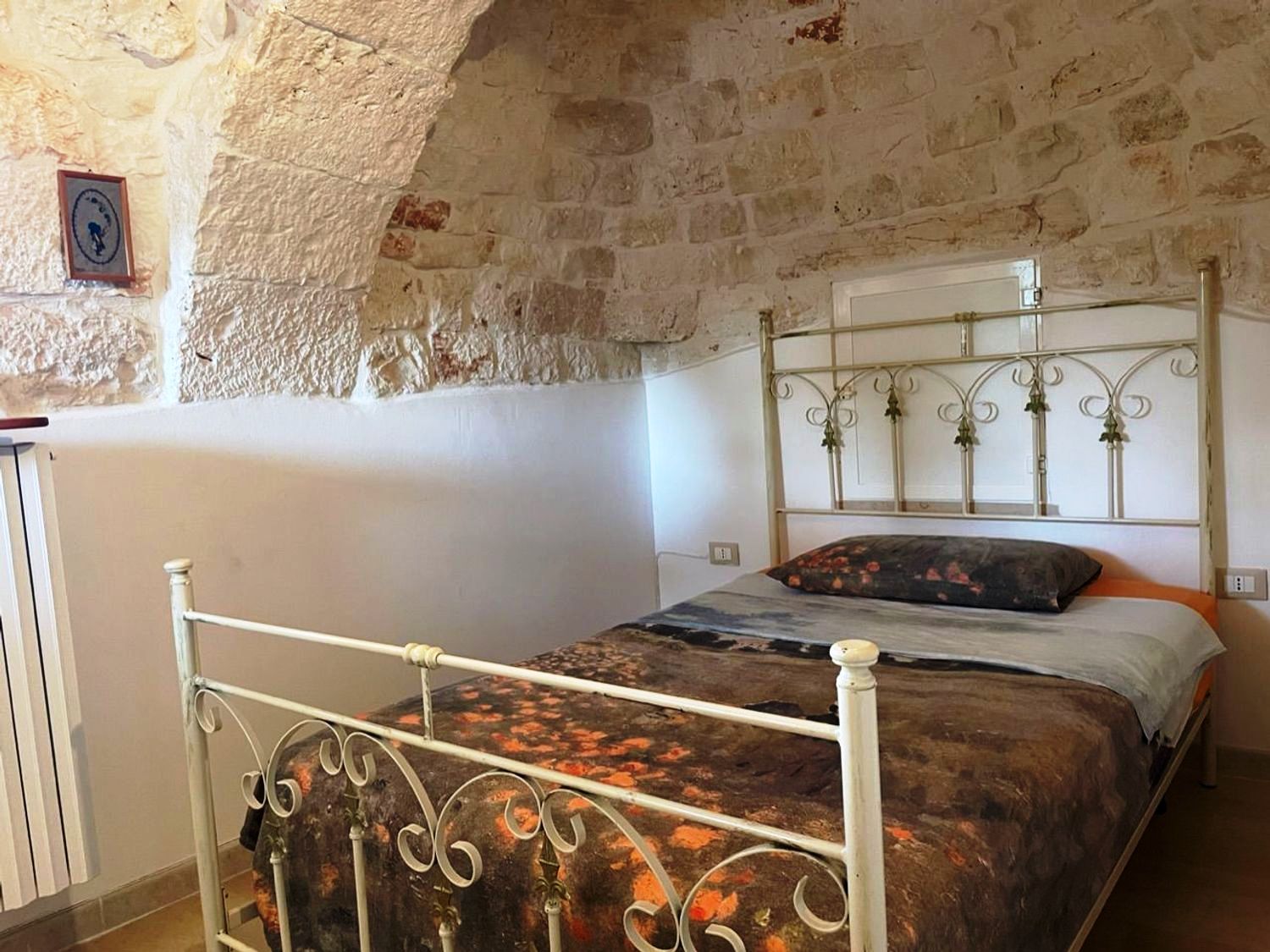 Trullo with lamia in the countryside of Ceglie Messapica - 2