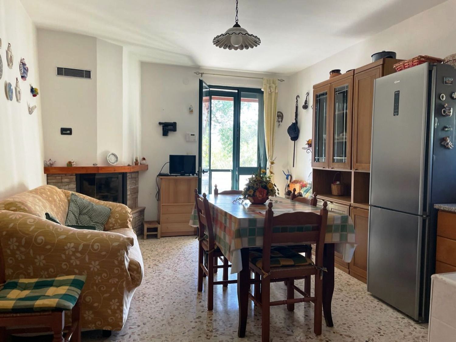 Trullo with lamia in the countryside of Ceglie Messapica - 3