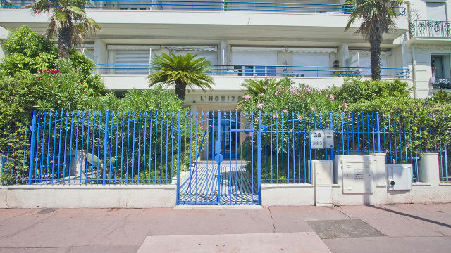 PROMENADE DES ANGALIS. 1st floor (of 6) apartment for sale in Nice