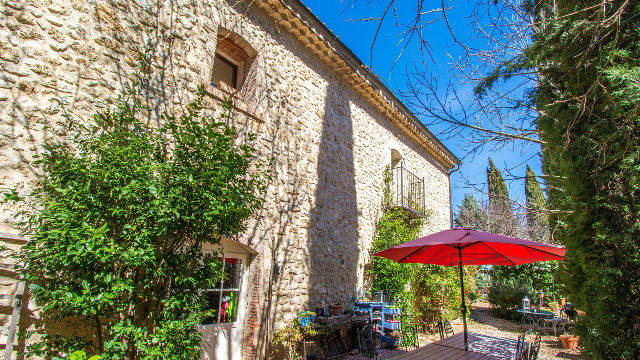 Fairytale-like Provençal stone house, 6 ensuite bedrooms, separate 2-bed apartment, pool, near lake - 3