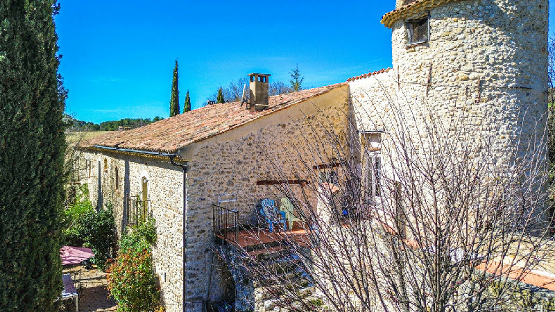 Fairytale-like Provençal stone house, 6 ensuite bedrooms, separate 2-bed apartment, pool, near lake - 4