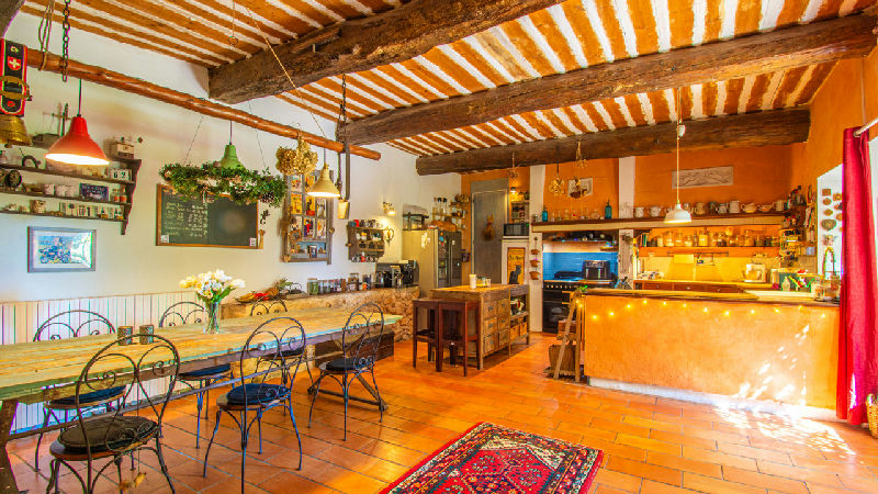 Fairytale-like Provençal stone house, 6 ensuite bedrooms, separate 2-bed apartment, pool, near lake - 5