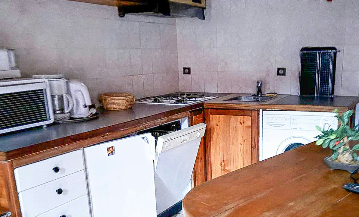 Incredible chalet in the village of Peisey, 5 apartments, huge potential, minutes from the lift - 6