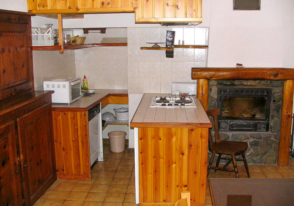 Incredible chalet in the village of Peisey, 5 apartments, huge potential, minutes from the lift - 7