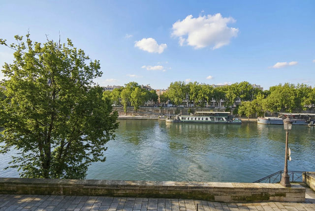 Quai de Bourbon, a magnificent reception apartment overlooking the Seine - 2