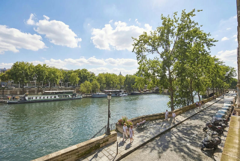 Quai de Bourbon, a magnificent reception apartment overlooking the Seine - 4
