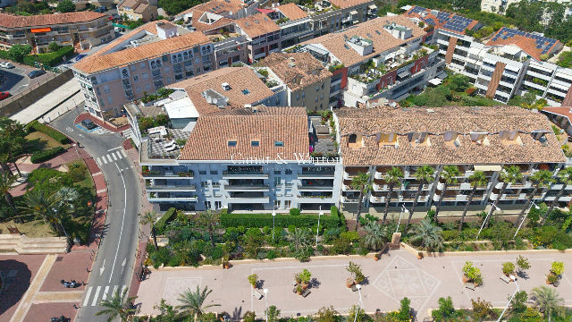 City center: 4-room apartment, 121.02 m2, garage and parking - 3