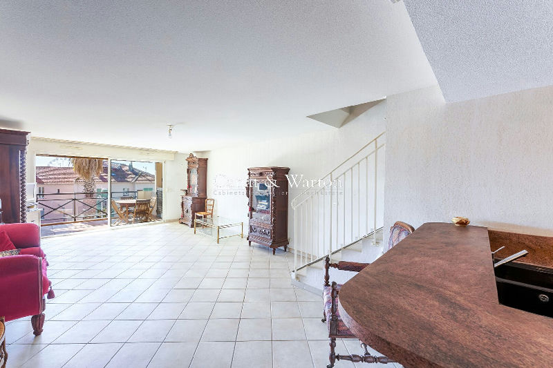City center: 4-room apartment, 121.02 m2, garage and parking - 5