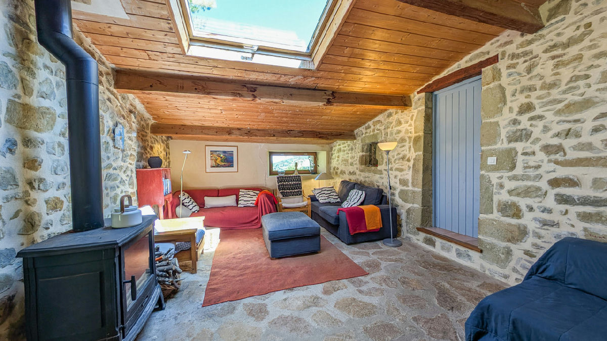 Charming Stone Farmhouse - 16 Ha. of Land – 2 Homes to Unite – Peaceful Setting for authentic French - 6
