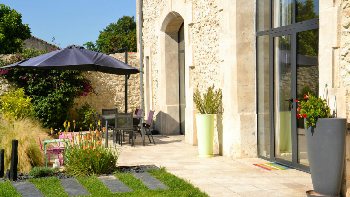 Stunning 4-bed Barn Conversion with Pool, 3-bed Gîte, Office & Parking. Walk to restaurants - 6