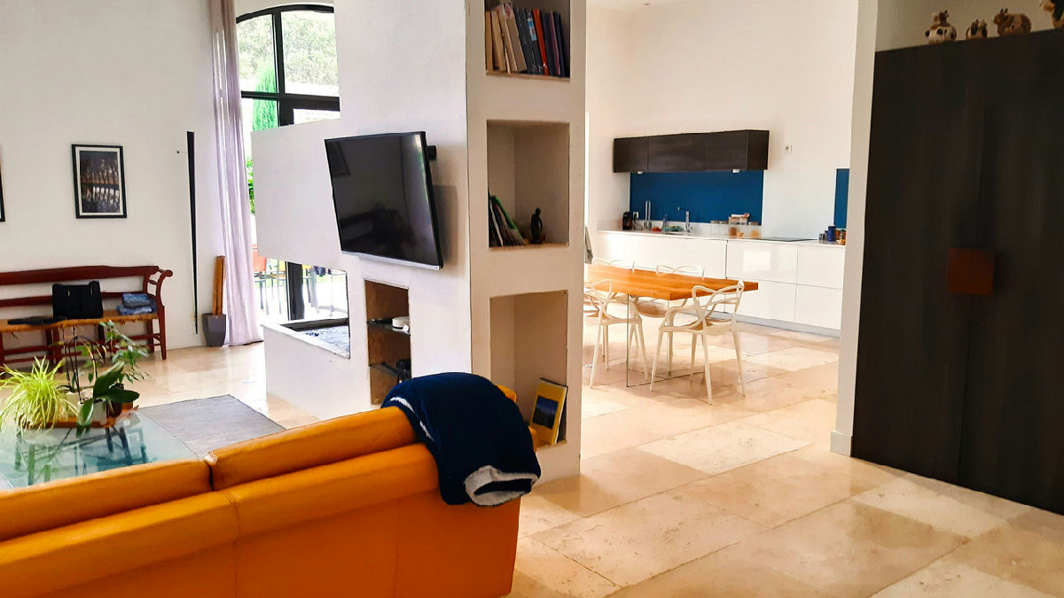 Stunning 4-bed Barn Conversion with Pool, 3-bed Gîte, Office & Parking. Walk to restaurants - 7