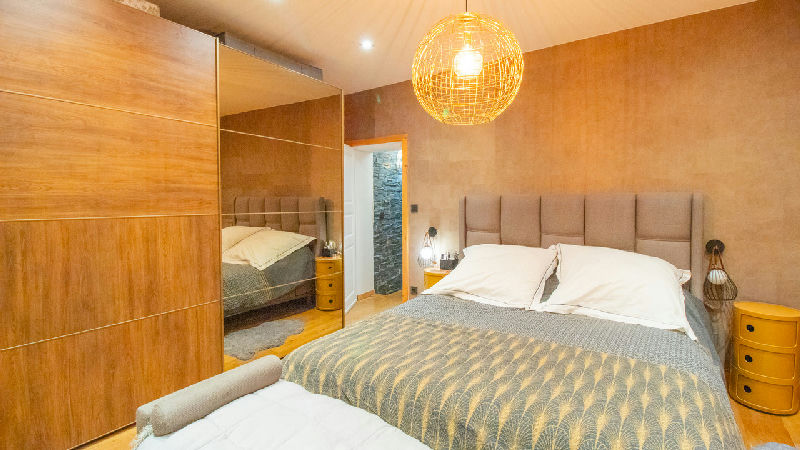 Detached & renovated house with a barn & planning permission for 100m², garden. Courchevel, 3 Vallée - 4