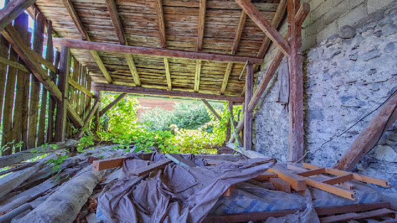 Detached & renovated house with a barn & planning permission for 100m², garden. Courchevel, 3 Vallée - 8