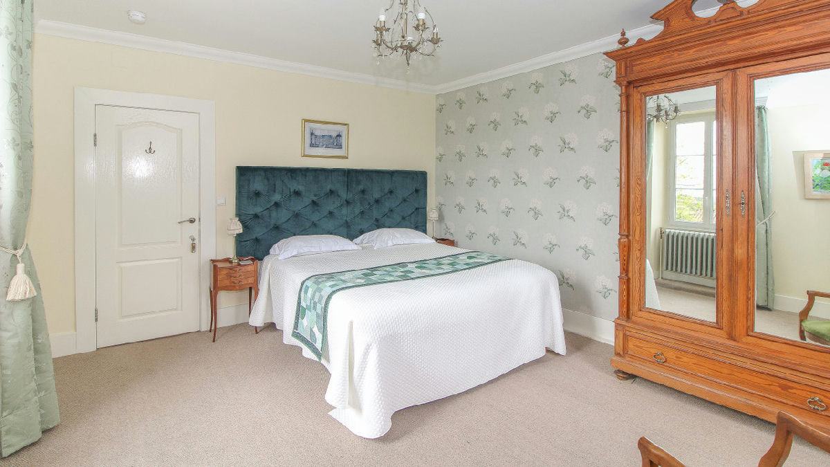Beautifully maintained 19th Century château in stunning location with in-ground pool and 2 independent gites - 9