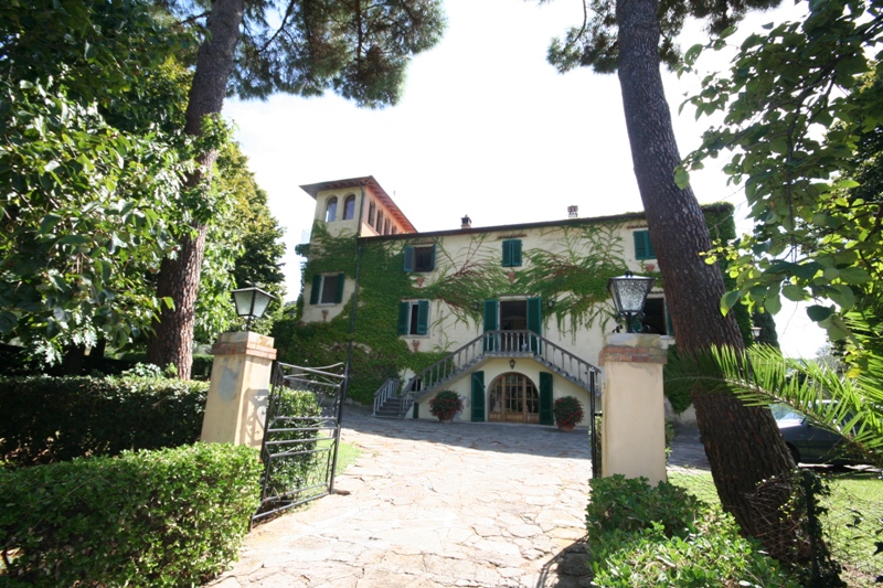 A Very Prestigious object on more than exclusive location - 2