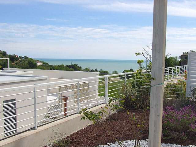 Modern Apartments with Pools on the Coast - 5