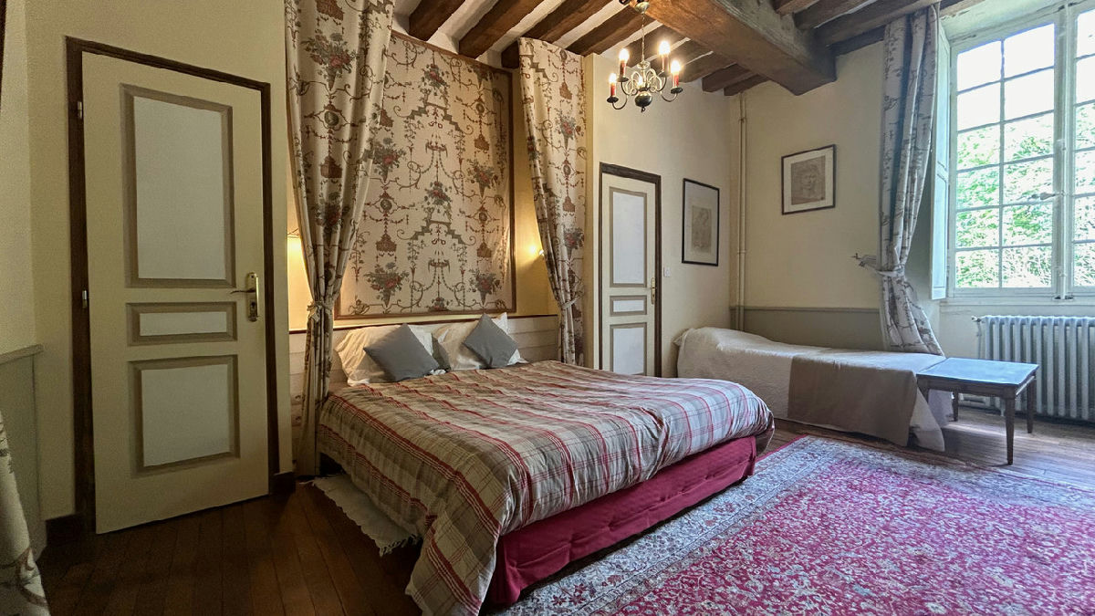 A rare chance to own a historic 15th-Century listed manoir surrounded by woodland in the heart of La - 10