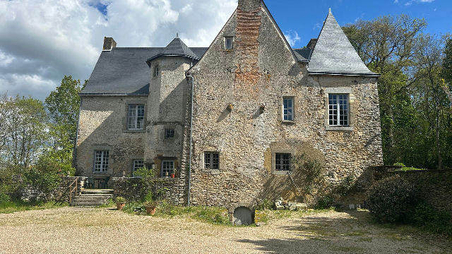 A rare chance to own a historic 15th-Century listed manoir surrounded by woodland in the heart of La