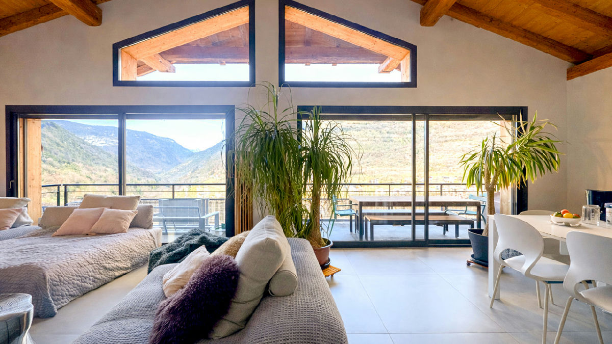 Modern 4 bedroom house plus 2 bedroom apartment in a Courchevel village near the lifts of Brides les - 5