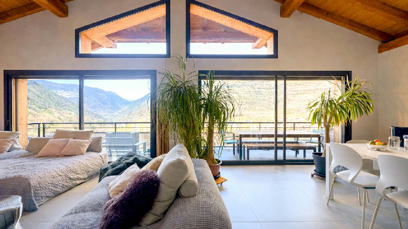 Modern 4 bedroom house plus 2 bedroom apartment in a Courchevel village near the lifts of Brides les - 5
