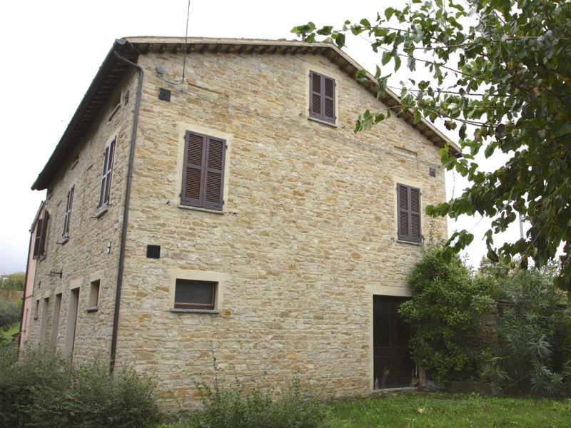 Recently restored complex of a total of circa 430 m2 - 4