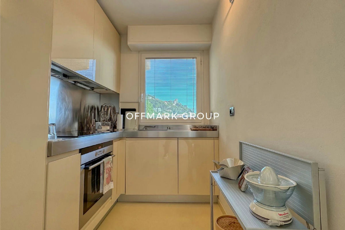 Magnificent Apartment With Sea View - 6