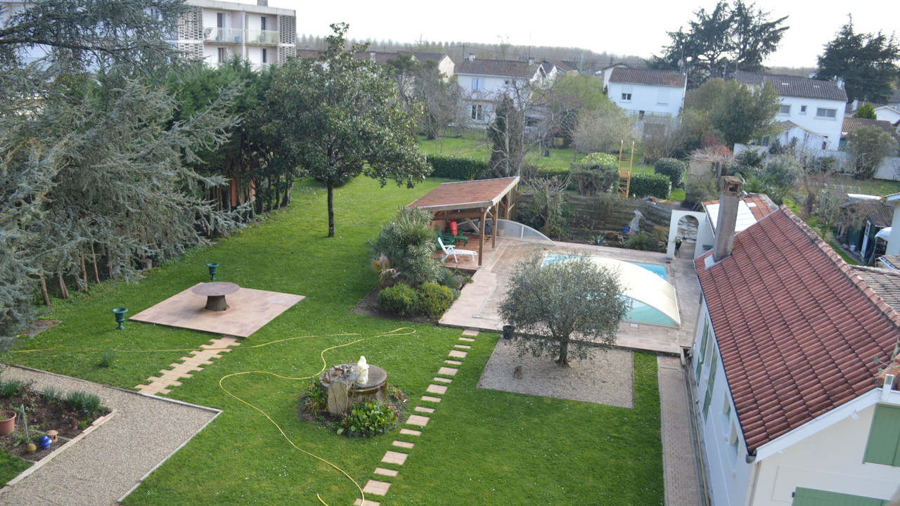 One hour from Bordeaux. A 1930s townhouse close to schools and Marmande town centre - 4