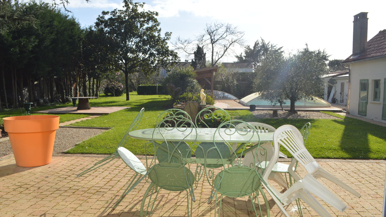 One hour from Bordeaux. A 1930s townhouse close to schools and Marmande town centre - 5