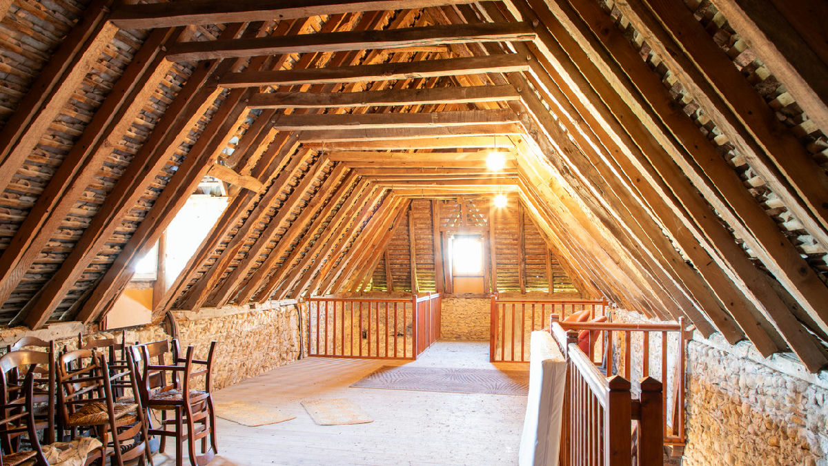 Exceptional 18th-Century Estate – Charming Guest House on the Camino de Santiago with Pyrenees Views - 10