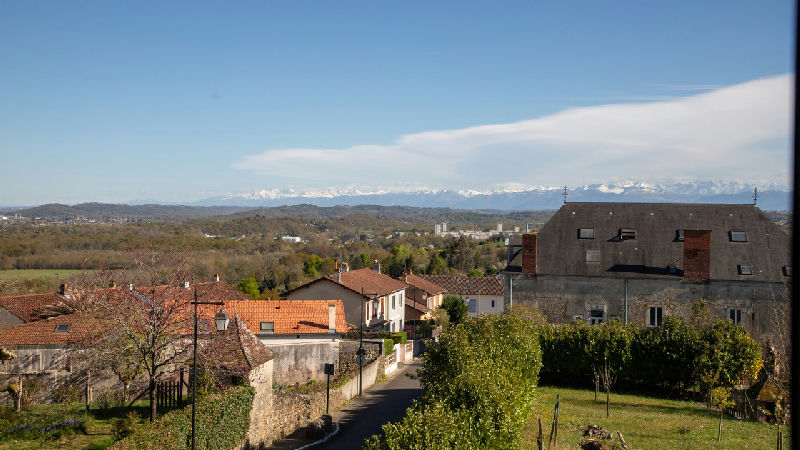 Exceptional 18th-Century Estate – Charming Guest House on the Camino de Santiago with Pyrenees Views - 2