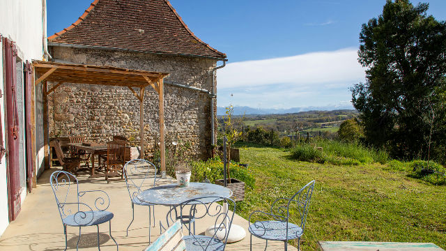Exceptional 18th-Century Estate – Charming Guest House on the Camino de Santiago with Pyrenees Views - 3