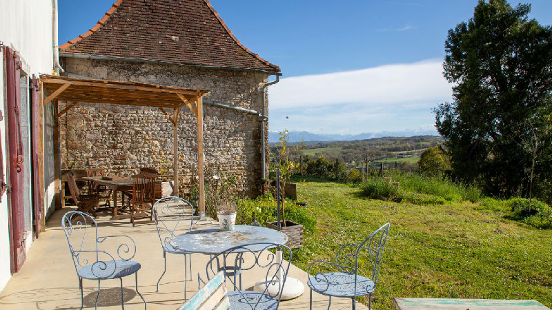 Exceptional 18th-Century Estate – Charming Guest House on the Camino de Santiago with Pyrenees Views - 3