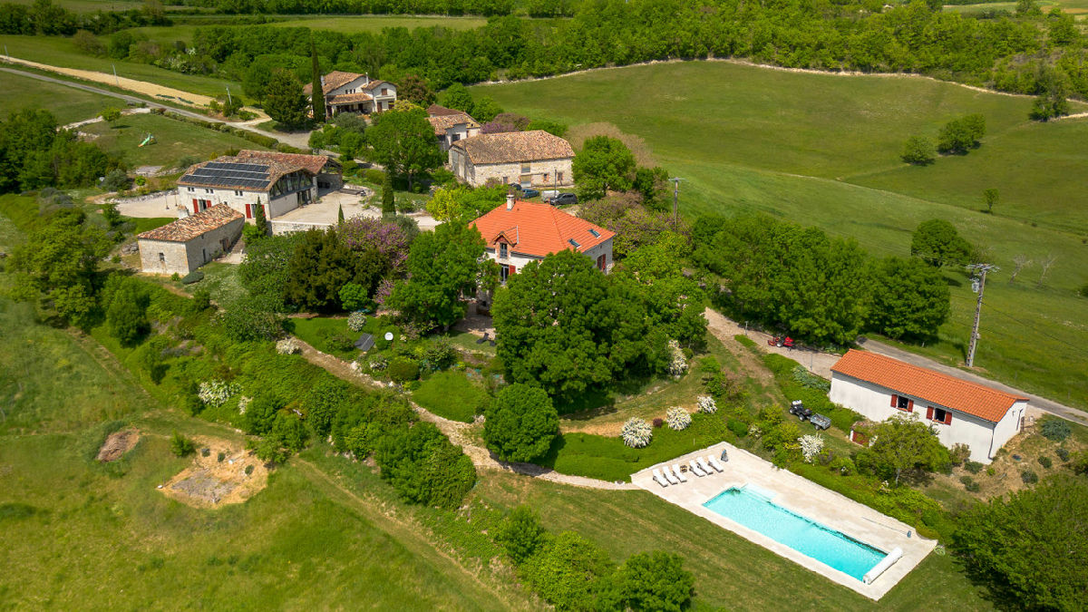 Exceptional estate: 6-bed manor, 5-bed gîte & cottage on 7+ ha near Cazes-Mondenard - 1