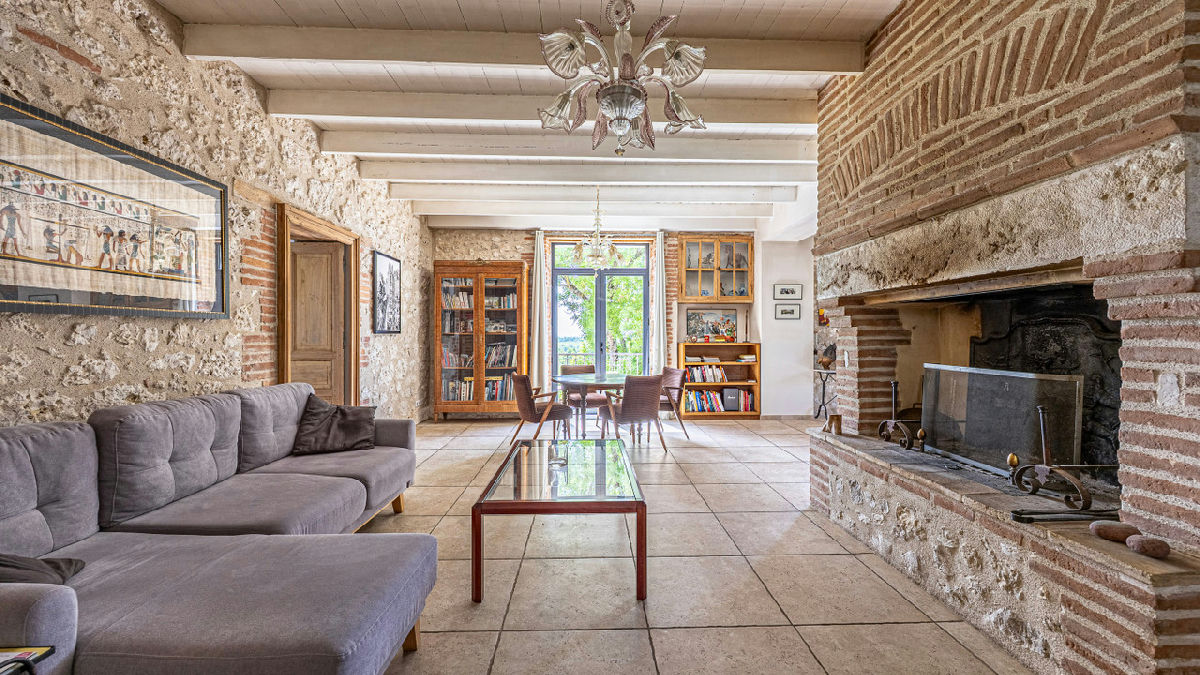 Exceptional estate: 6-bed manor, 5-bed gîte & cottage on 7+ ha near Cazes-Mondenard - 6