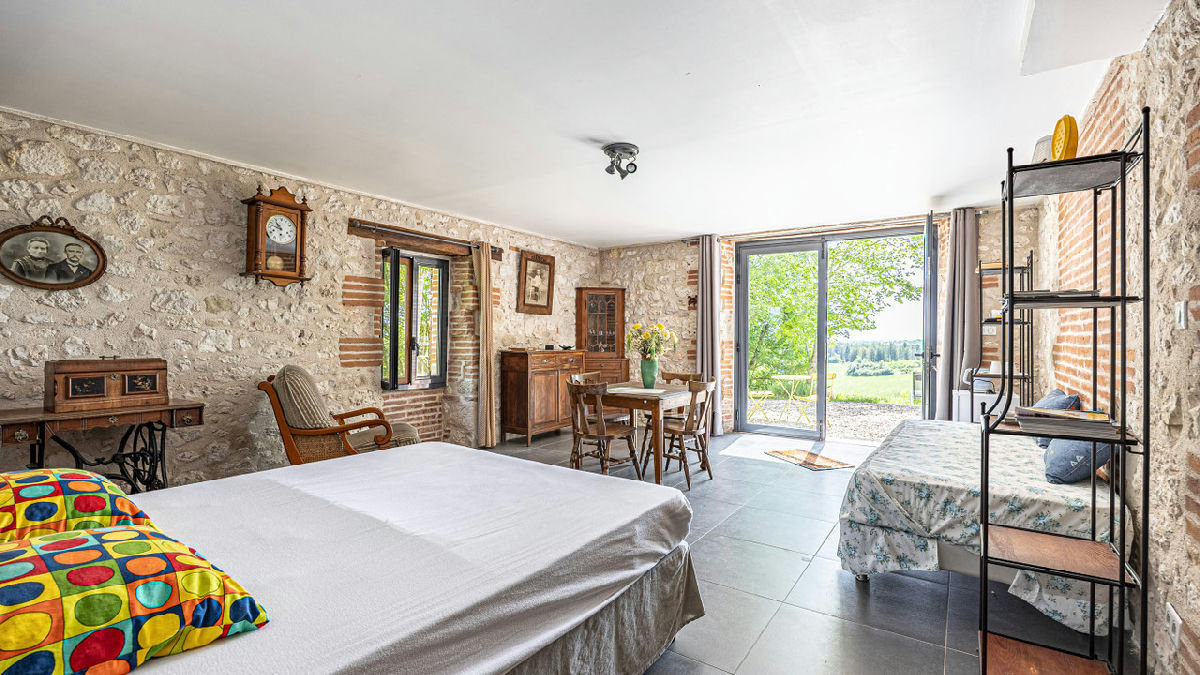 Exceptional estate: 6-bed manor, 5-bed gîte & cottage on 7+ ha near Cazes-Mondenard - 8