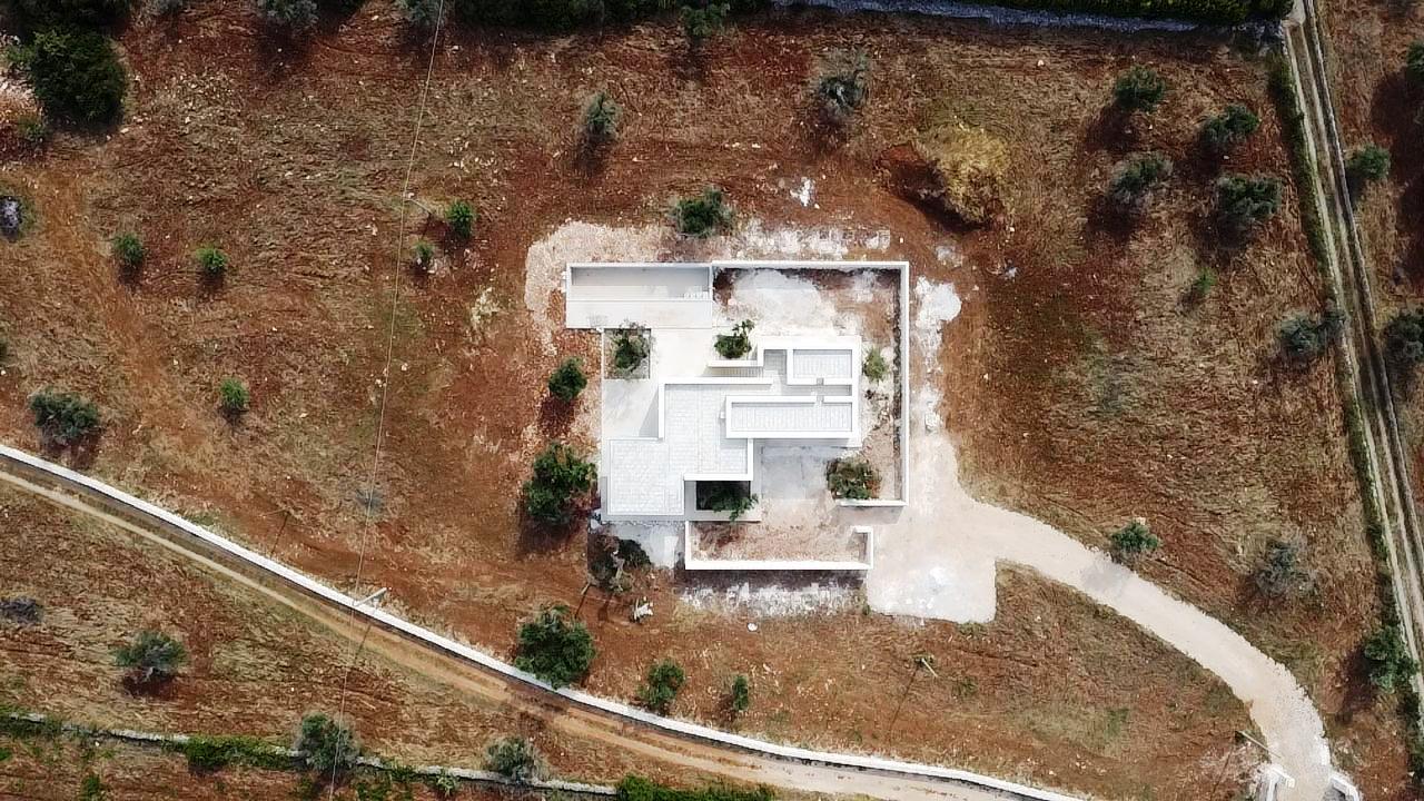 Villa with swimming pool in shell state in the countryside of Ostuni - 2