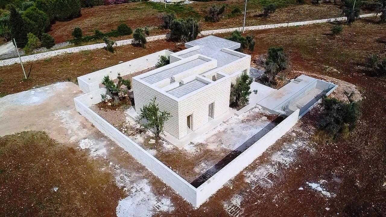 Villa with swimming pool in shell state in the countryside of Ostuni - 3