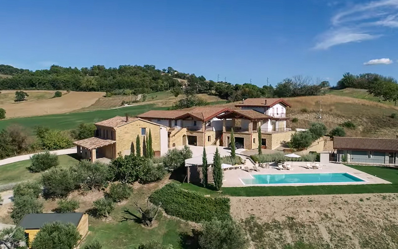Tenuta Cristina is an exquisite and luxury agritourism estate with swimming pool for sale