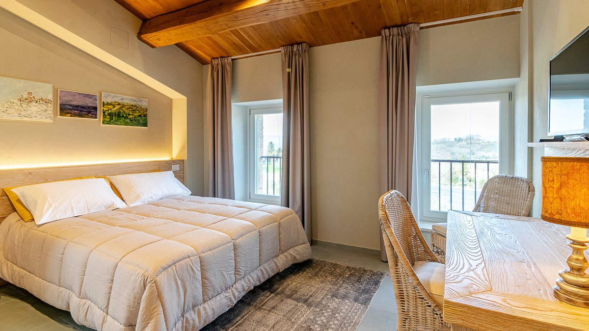 Tenuta Cristina is an exquisite and luxury agritourism estate with swimming pool for sale - 2