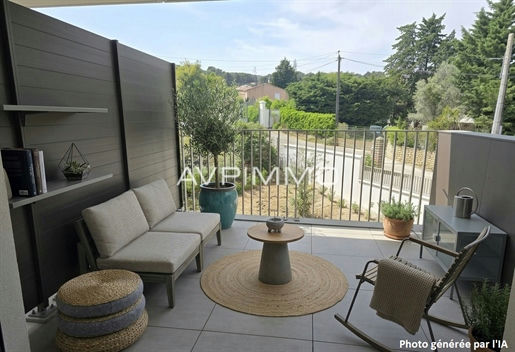 Superb Two-Room Apartment with Park and Pool in La Ciotat - 4