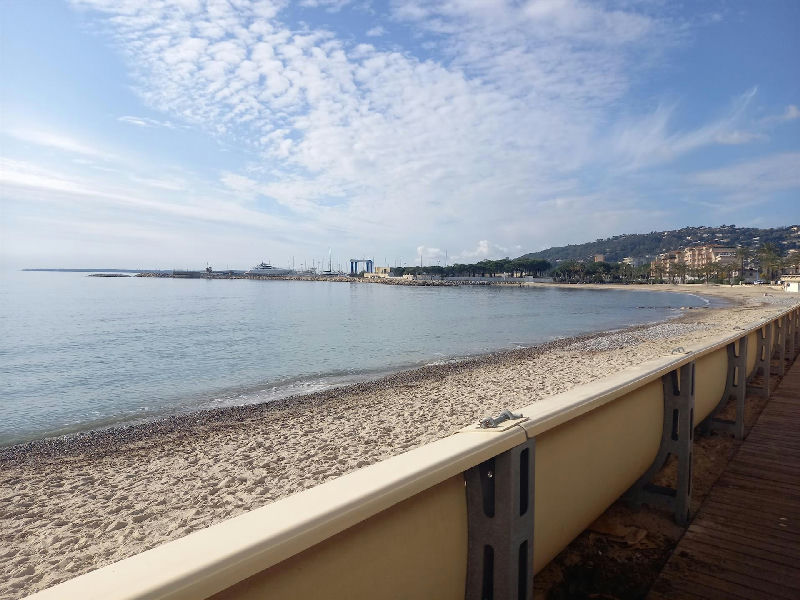 Near Cannes-Golfe Juan-50m to the beach - 4